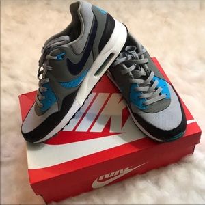 Air Max Light Essential